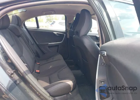 2013 Volvo S60 T5/T5 Platinum/T5 Premier/T5 Premier Plus z USA, uszkodzony, nr VIN YV1612FS1D2209005